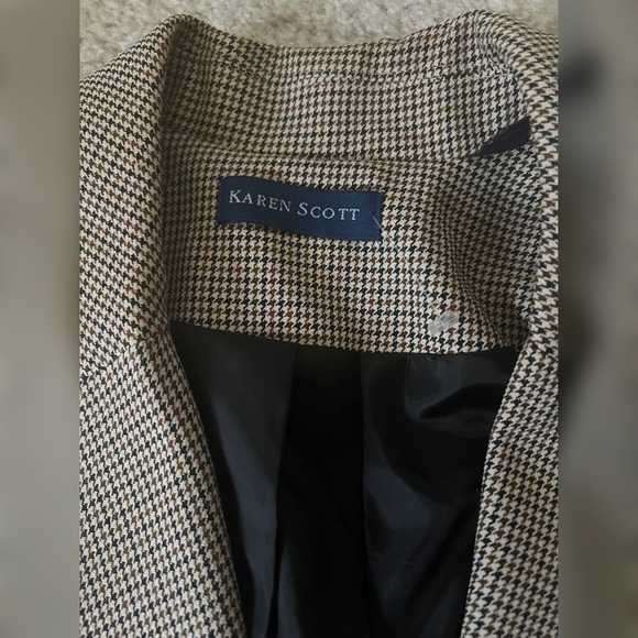 Beautiful Brown and Navy Karen Scott Blazer - Picture 3 of 5